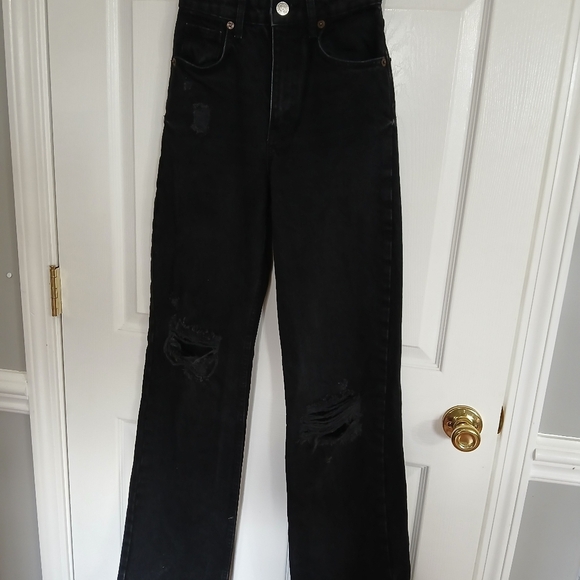 Zara high rise black distressed ripped jeans  Raw Hem Size 0 Grunge Skater Rock - Picture 2 of 9